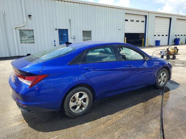 2022 HYUNDAI ELANTRA SE