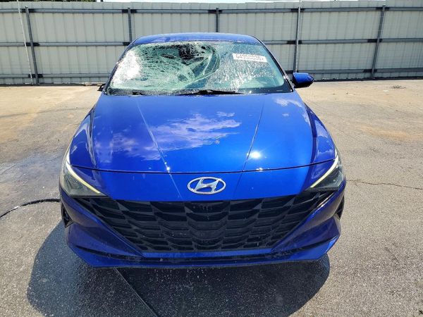 2022 HYUNDAI ELANTRA SE