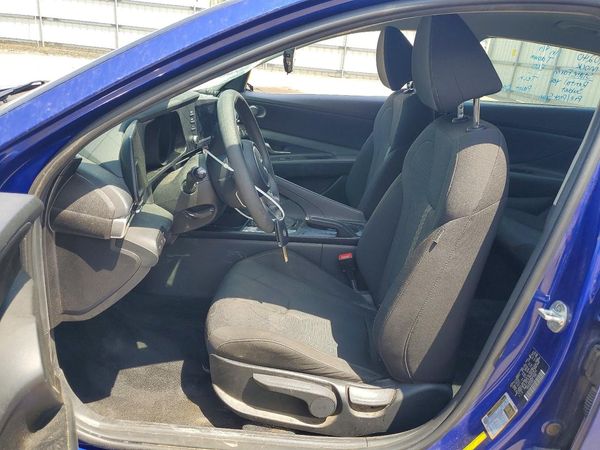 2022 HYUNDAI ELANTRA SE