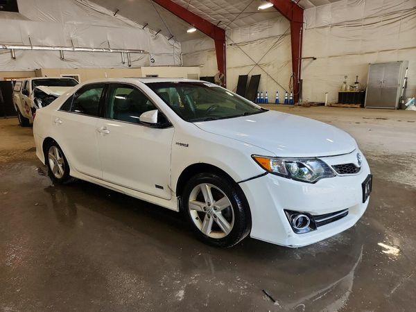 2014 TOYOTA CAMRY SOLA Hybrid