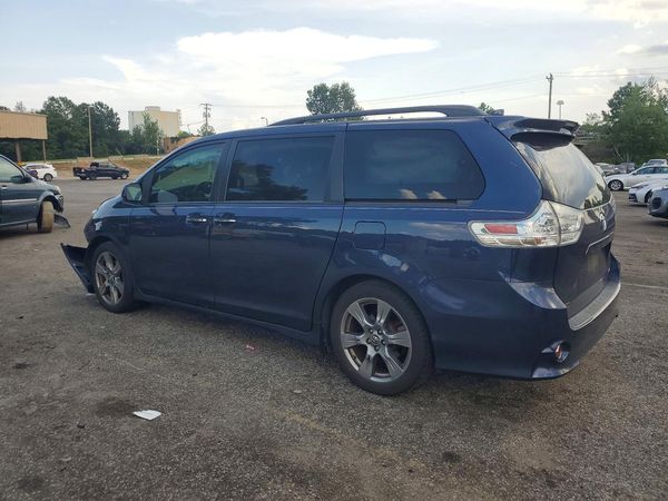 2018 TOYOTA SIENNA SE/SE Premium
