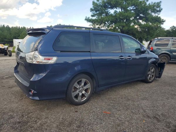 2018 TOYOTA SIENNA SE/SE Premium