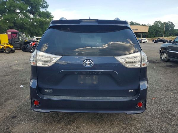 2018 TOYOTA SIENNA SE/SE Premium