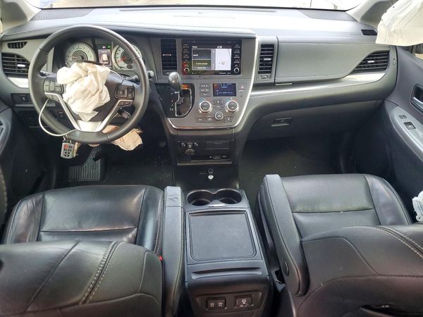 2018 TOYOTA SIENNA SE/SE Premium