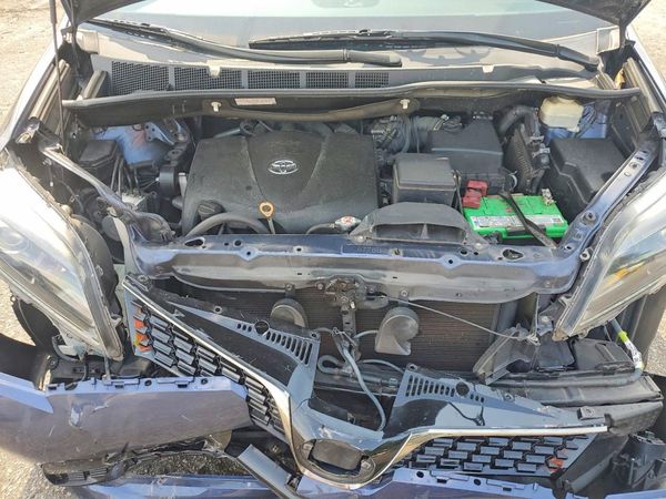 2018 TOYOTA SIENNA SE/SE Premium