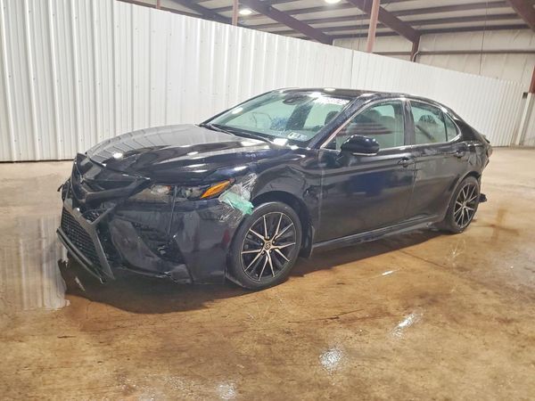 2022 TOYOTA CAMRY SE — Front 3/4
