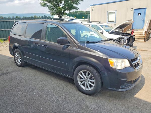 2015 DODGE GRAND CARAVAN SXT — Passenger 3/4