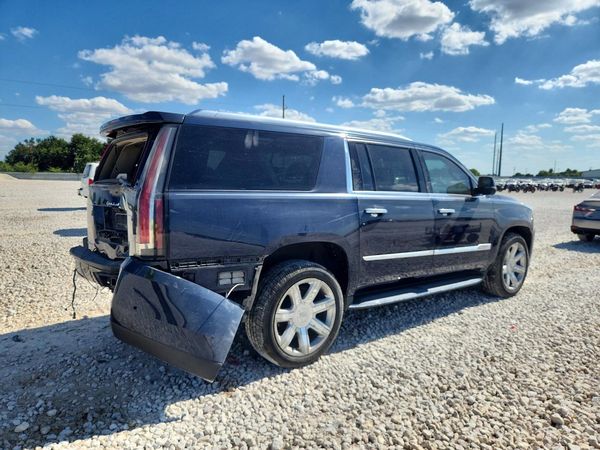 2018 CADILLAC ESCALADE
