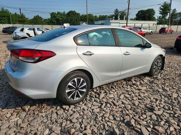 2018 KIA FORTE LX Base