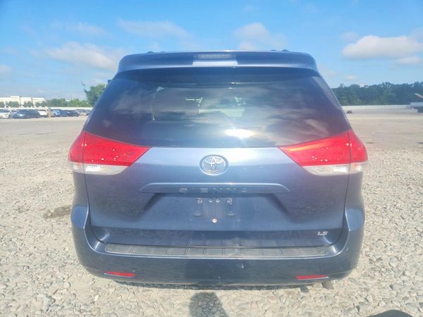 2014 TOYOTA SIENNA