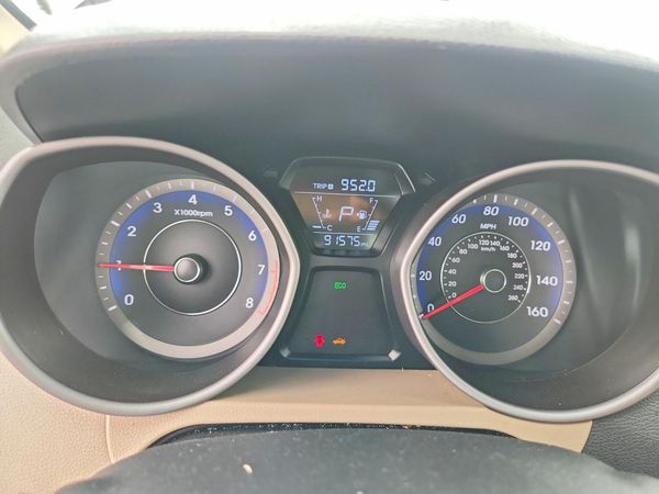 2014 HYUNDAI ELANTRA GLS (Middle)