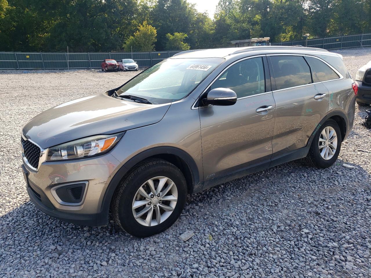 2016 KIA SORENTO L / LX
