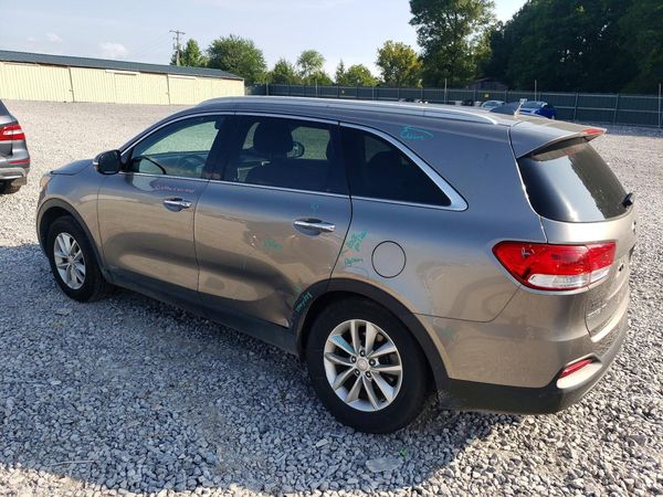 2016 KIA SORENTO L / LX