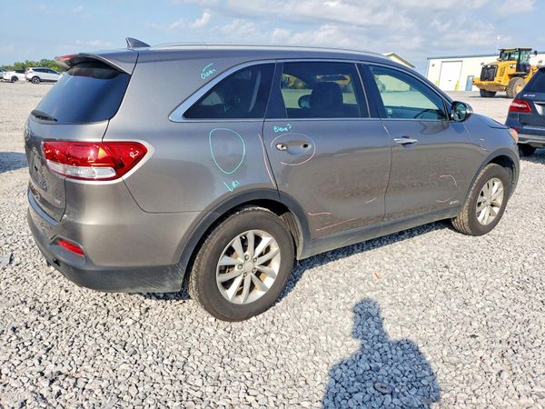 2016 KIA SORENTO L / LX