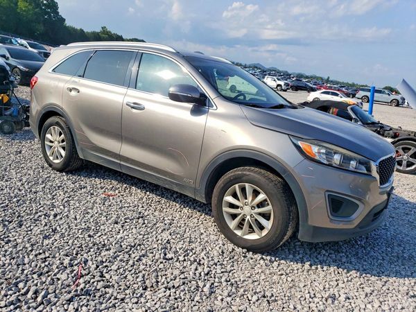 2016 KIA SORENTO L / LX