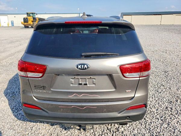 2016 KIA SORENTO L / LX