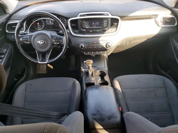 2016 KIA SORENTO L / LX