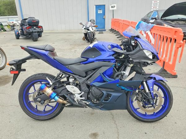2024 YAMAHA YZFR3 — RSDT