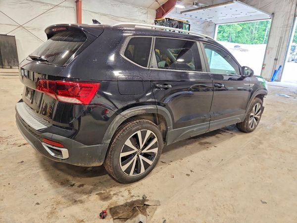 2022 VOLKSWAGEN TAOS 4Motion SE