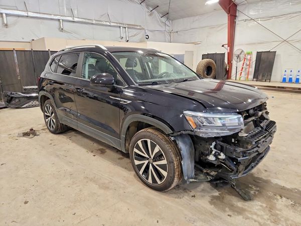 2022 VOLKSWAGEN TAOS 4Motion SE
