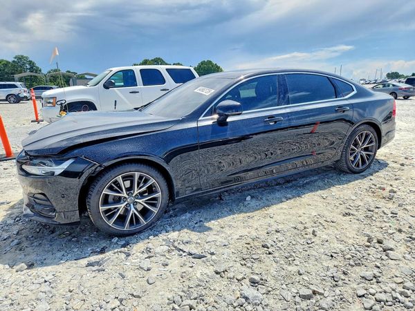 2019 VOLVO S90 Momentum