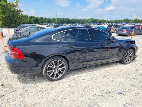 2019 VOLVO S90 Momentum