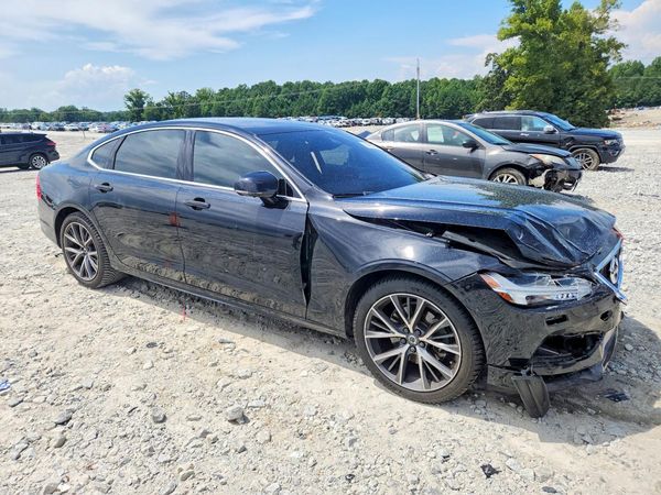 2019 VOLVO S90 Momentum