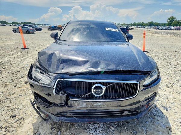 2019 VOLVO S90 Momentum