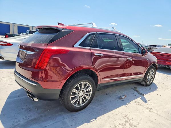 2017 CADILLAC XT5