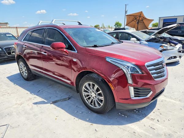 2017 CADILLAC XT5