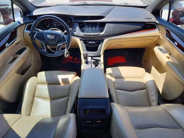2017 CADILLAC XT5