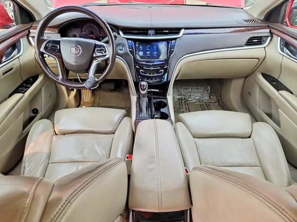 2013 CADILLAC XTS Luxury