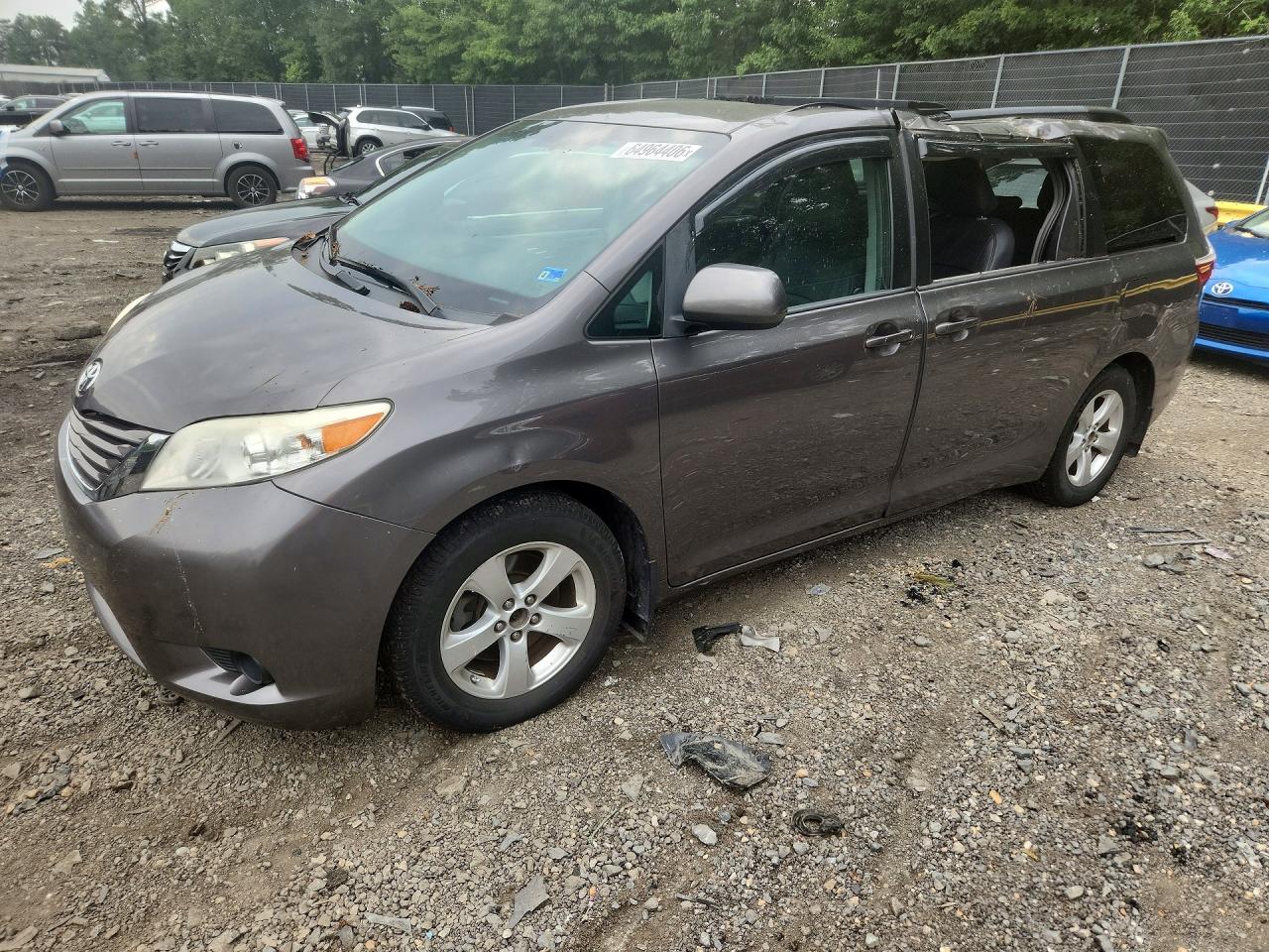 2017 TOYOTA SIENNA LE Mobility/LE