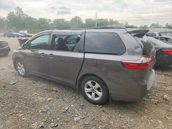 2017 TOYOTA SIENNA LE Mobility/LE