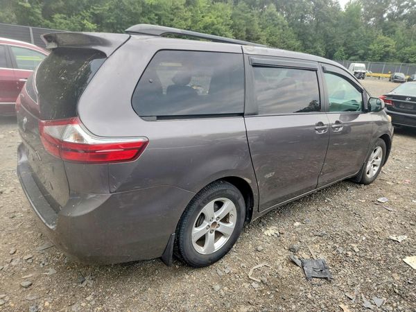 2017 TOYOTA SIENNA LE Mobility/LE