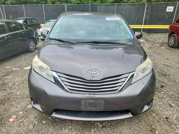 2017 TOYOTA SIENNA LE Mobility/LE