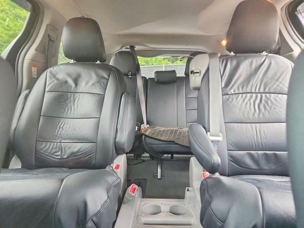 2017 TOYOTA SIENNA LE Mobility/LE