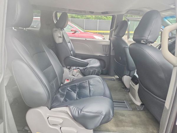 2017 TOYOTA SIENNA LE Mobility/LE