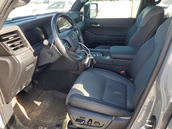 2025 LEXUS GX 550