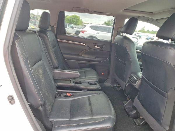 2015 TOYOTA HIGHLANDER