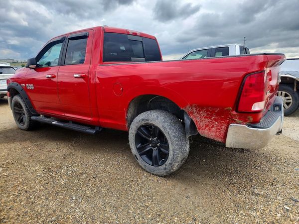 2015 RAM 1500 SLT QUAD CAB 4X4