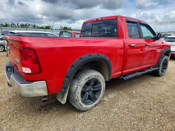 2015 RAM 1500 SLT QUAD CAB 4X4