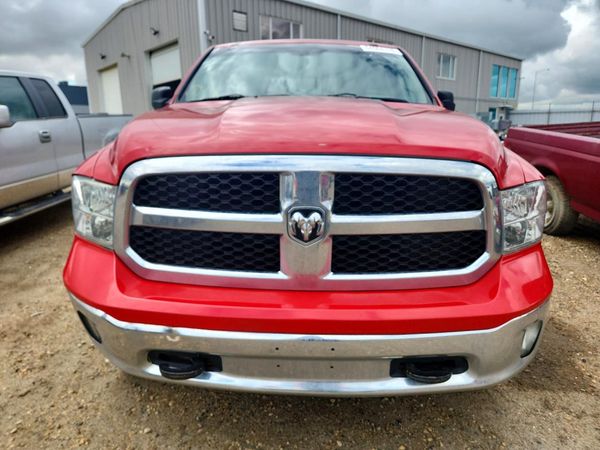 2015 RAM 1500 SLT QUAD CAB 4X4
