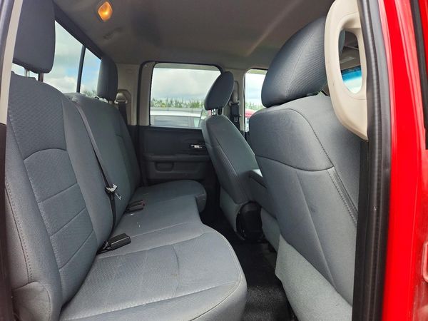 2015 RAM 1500 SLT QUAD CAB 4X4