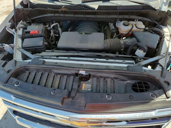 2025 CHEVROLET SILVERADO LT — Engine bay