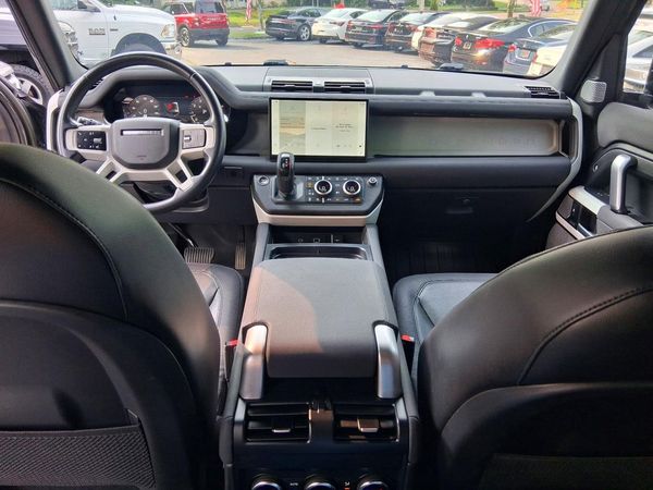 2023 LAND ROVER DEFENDER 130 X-Dynamic SE