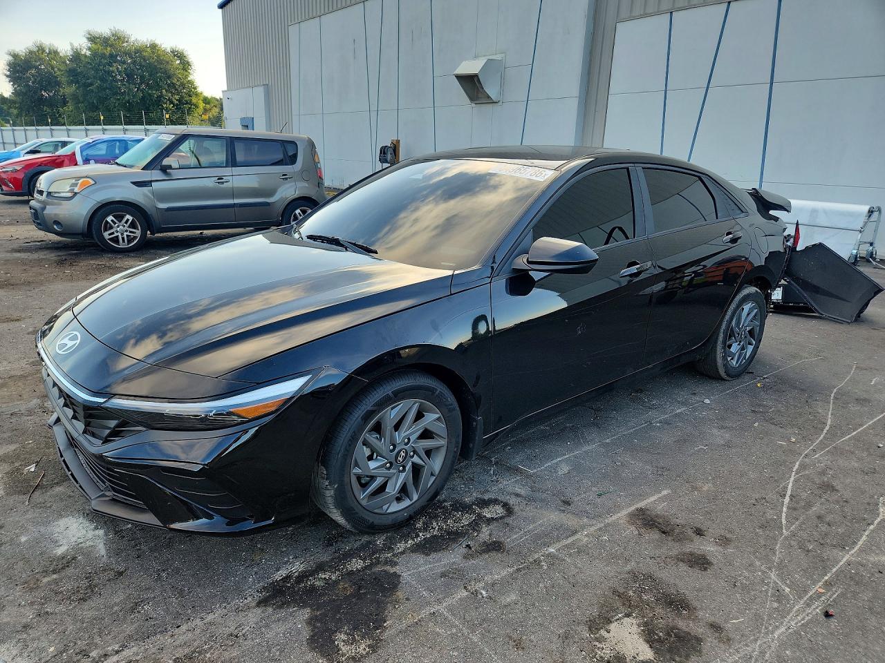 2024 HYUNDAI ELANTRA