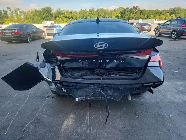 2024 HYUNDAI ELANTRA