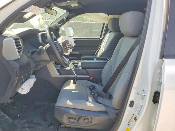 2025 TOYOTA TUNDRA SR5