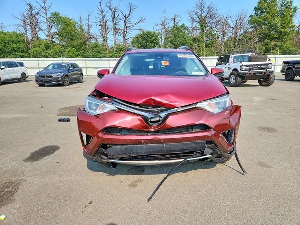 2018 TOYOTA RAV4 Adventure/XLE
